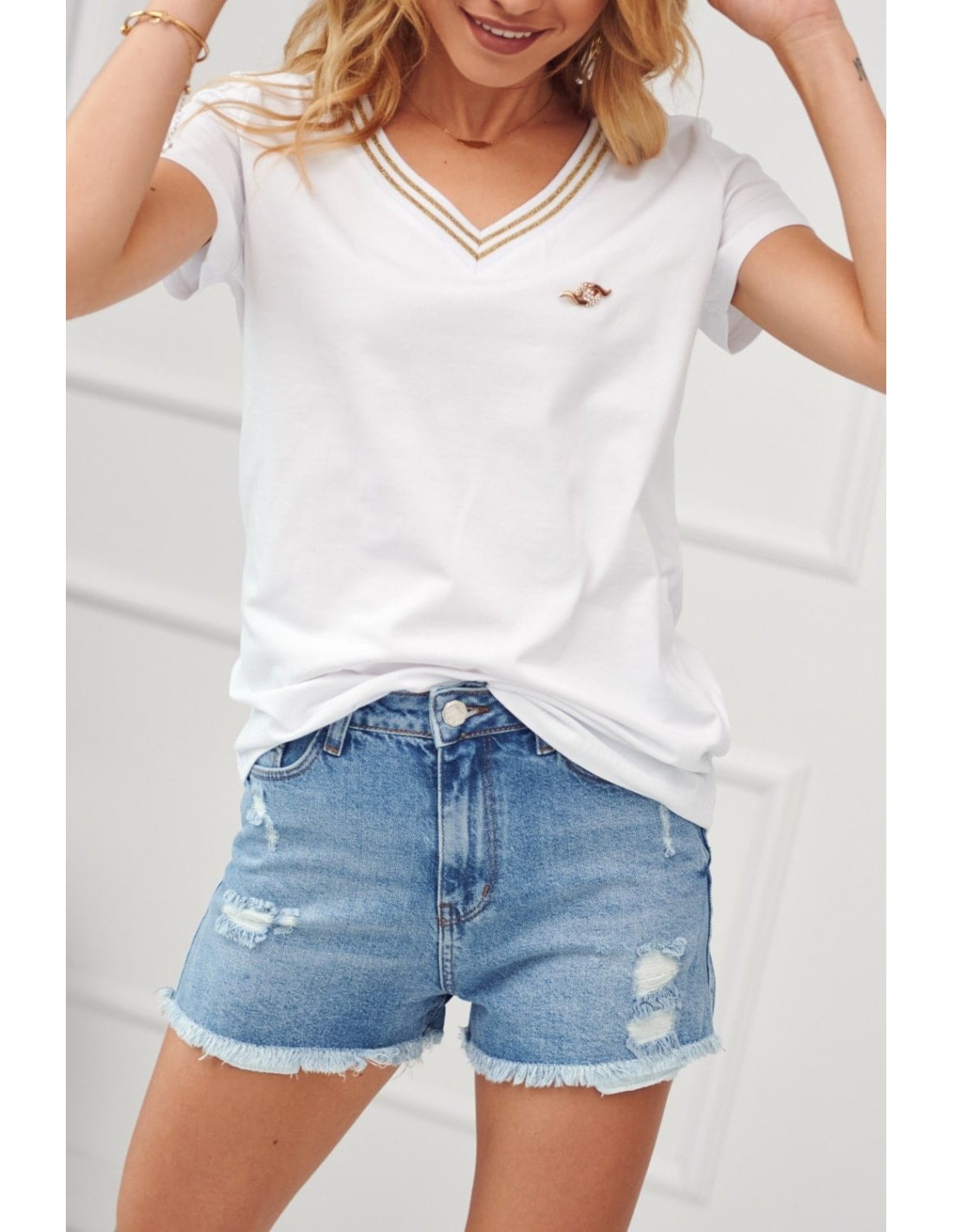 Kurze Jeansshorts mit Abschürfungen, blau 30080 – Online-Shop – Boutique